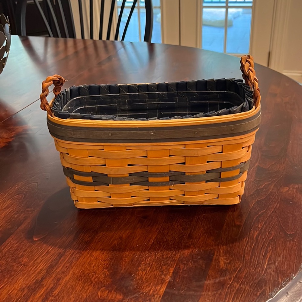 Longaberger collectors club basket